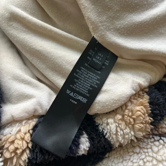 Urban Outfitters Olivia Sherpa Jacket Small Yin Yang Y2K Indie Cozy Teddy RARE - Picture 6 of 11